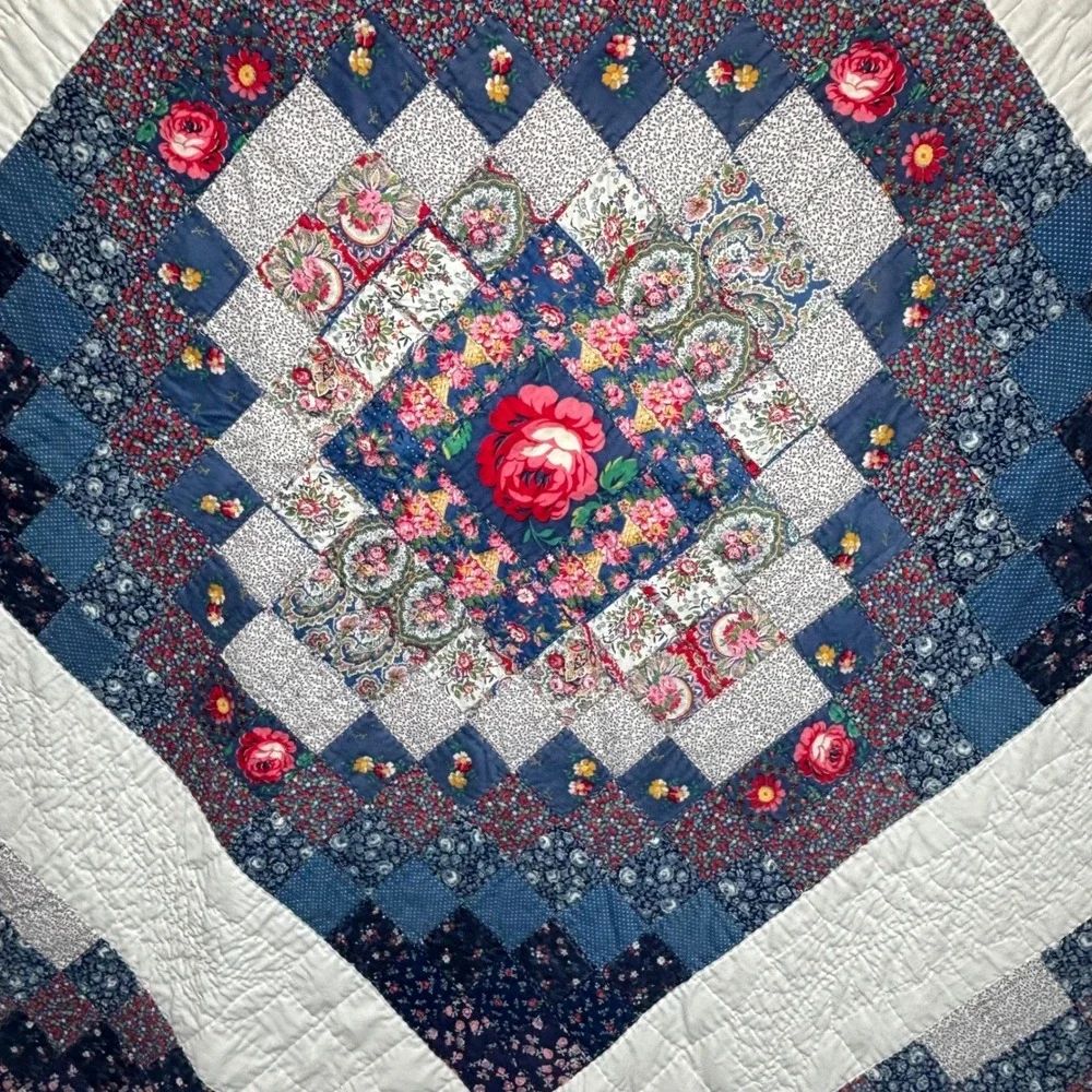 VTG‎ Handmade Patchwork Heirloom Quilt 80s Blanket Blue White Floral Cottagecore